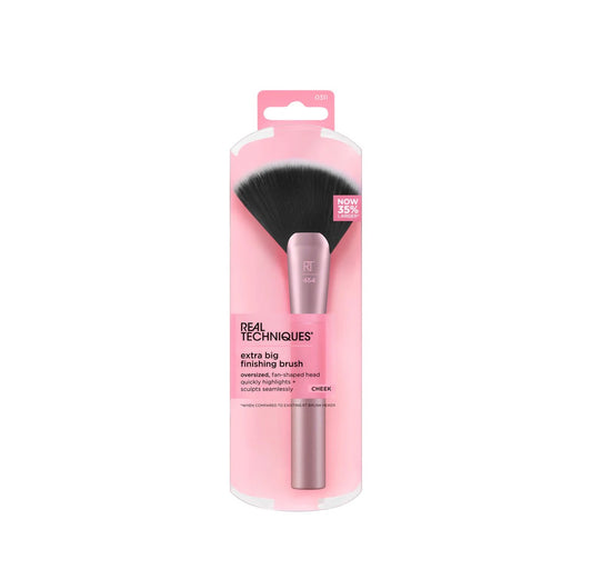 Real Techniques Extra Big Finishing Brush – Oversized Fan Makeup Brush